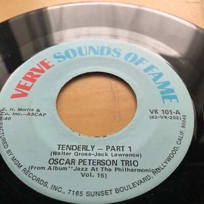 OSCAR PETERSON TRIO TENDERLY PART 1 / 2 USA VERVE MGM  VINYL 7" SINGLE VK 101 EX Foto 1 de 2