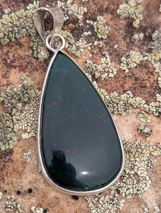 NEW! STERLING SILVER & GENUINE BLOODSTONE TEARDROP PENDANT - Picture 1 of 5
