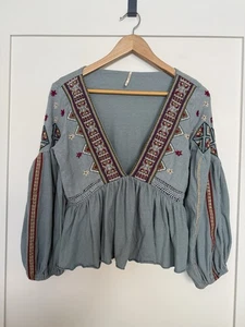 Free People Aria Top Sz S Blue V Neck Embroidered Gathered Long Sleeve Boho - Picture 1 of 14