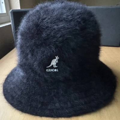 Nuevo sin etiquetas Sombrero informal Kangol negro furgora adulto pequeño  Foto 1 de 4