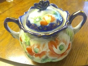 Schöne Zuckerdose mit Blumendeckel und Goldrand auf Kobalt 2 Griffe handbemalt - Bild 1 von 8