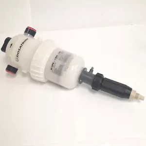 Dosatron D45RE15 PVDF Dosing Pump, .4-20GPM, 1:500-1:66, 7-70psi, 104°F - Picture 1 of 5
