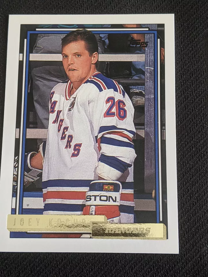 1992-93 Topps Gold JOEY KOCUR #128 Gold Parallel - Image 1 of 1