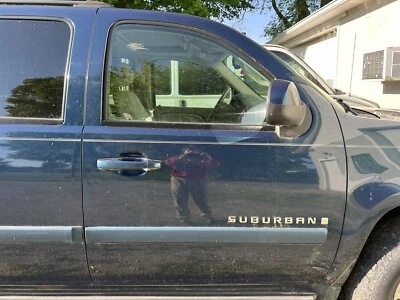 DOOR 2007-2011 Chevrolet Suburban Silverado 1500 Passenger Front DOOR RF Power - Image 1 of 4