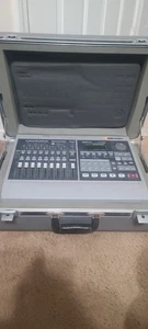 Roland VS-880 64 Track Recorder Digital Studio Workstation With Hard Case - Picture 1 of 4