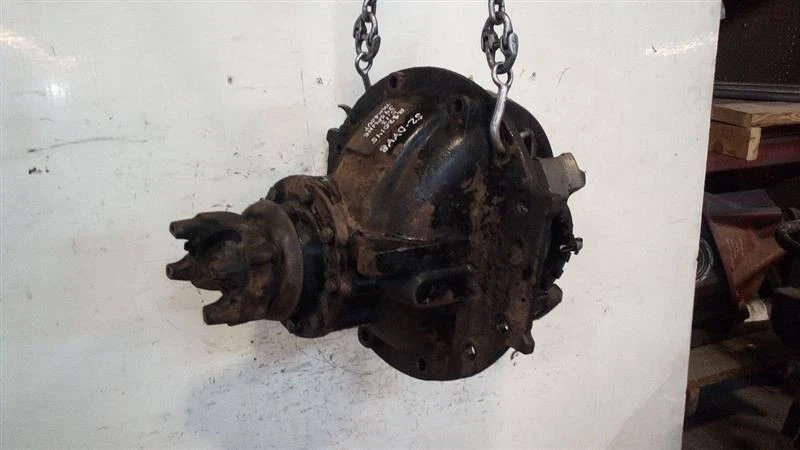 Rockwell RS20-145 Rear Differential/Carrier, 5.13 Ratio 39 Spline   (8292916 Foto 1 de 4