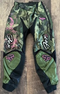 Fox 180 Racing Girls Size 3/4 Pants Hip Pads Hole Stained - Picture 1 of 12