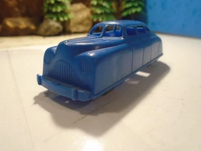 RENWAL Nº143 1/64 ESCALA AZUL PLÁSTICO DURO SEDÁN COMO NUEVO 5-163-1-5 Foto 1 de 4