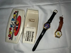 Vtg 1990s Armitron Pepe Le Pew + Tweety Looney Tunes - Parts AS IS not working - Picture 1 of 7