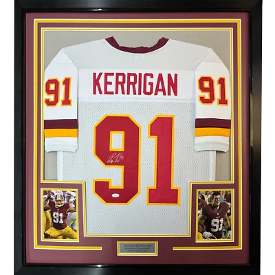 Camiseta branca emoldurada autografada/assinada Ryan Kerrigan 33x42 Washington JSA CERTIFICADO DE AUTENTICIDADE - Imagem 1 de 2
