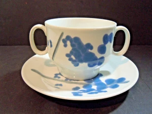 Richard Ginori Tokay Double Handled Cup & Saucer - Picture 1 of 2