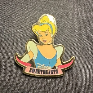 Spilla Disney Store Cenerentola Sweethearts - Spilla da Collezione Edizione Limitata - Foto 1 di 2