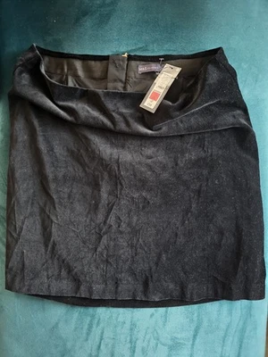 New M&S velvet skirt UK18 Black Mini skirt - Image 1 of 4
