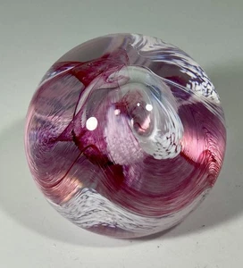 Caithness Mond Kristall Schottland rosa Wirbel Kunst Glas Briefbeschwerer signiert - Bild 1 von 8