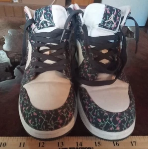 Nike Schuhe Damen 7 Jugend 40 Euro UK 6 Air Jordan 1 Mid SE "Floral" Sneaker - Bild 1 von 11