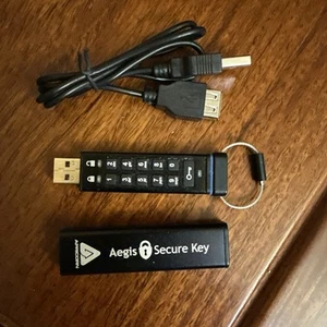 Apricorn ASK-256-32GB 32gb 256-bit AES XTS Encrypted Secure USB Aegis Secure Key - Afbeelding 1 van 6