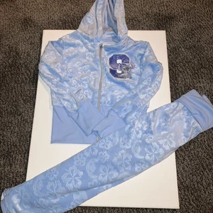 Disney Lilo and Stitch Velour Girls’ Hoodie 2-Piece Lt Blue Sweatsuit Size 6/6x - Picture 1 of 9