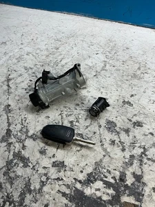 2011 AUDI A3- S-Line -8P- 2.0 D——IGNITION LOCK - DOOR LOCK- 1 KEY TO FIT BOTH - Picture 1 of 3