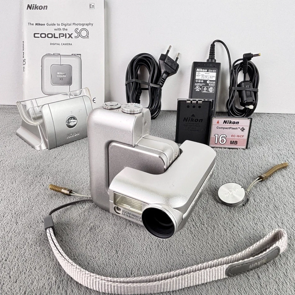 Nikon COOLPIX SQ 3x Optical Zoom Digital Compact Camera Square Silver Full Set - Bild 1 von 4