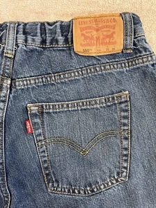 Boys Levi's 550 Relaxed Fit Tapered Leg Size 10H 30x26 HUSKY - Picture 1 of 9