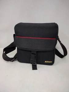 Nikon Kameratasche mit Trageriemen - Bild 1 von 10