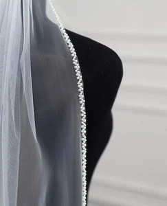 Wedding beaded veil with pearls edge fingertip - Picture 1 of 4