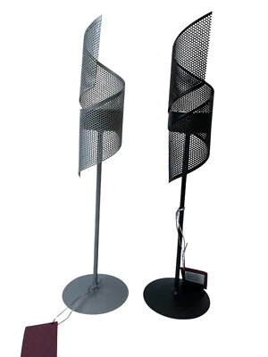 PORTACANDELE IN METALLO NERO O ARGENTO CON CANDELA T-LIGHT SCALDAVIVANDE CM 28 - Immagine 1 di 3