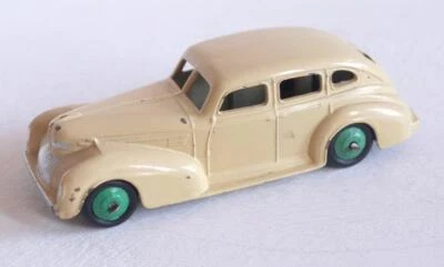 DINKY (39e) CHRYSLER ROYAL SEDÁN (CREMA/BUJES VERDES) SIN CAJA Foto 1 de 4