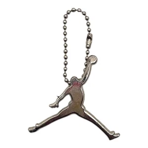 Authentic 2001 Nike Air Jordan Jumpman Hang Tag Metal Silver Keychain - Imagen 1 de 5