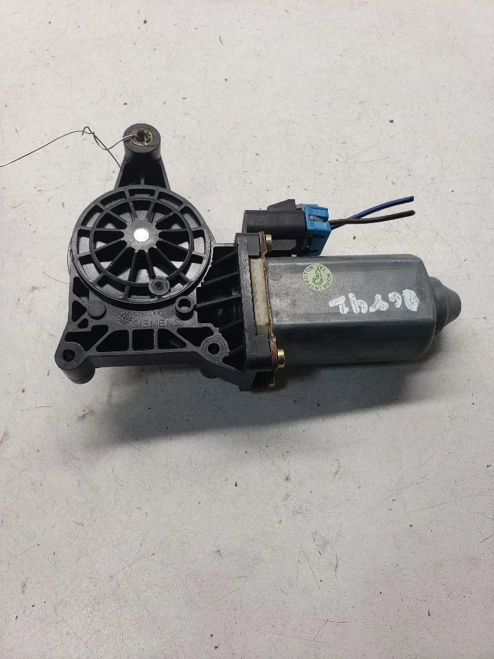 Motor de janela de energia estilo clássico dianteiro compatível com 99-07 Sierra 1500 pickup 1442987 - Imagem 1 de 4