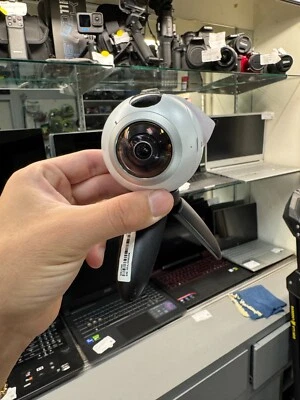 Samsung Gear 360 SM-C200 (2017 Edition) 360° 4K VR Camera - Excellent Condition - Image 1 of 3