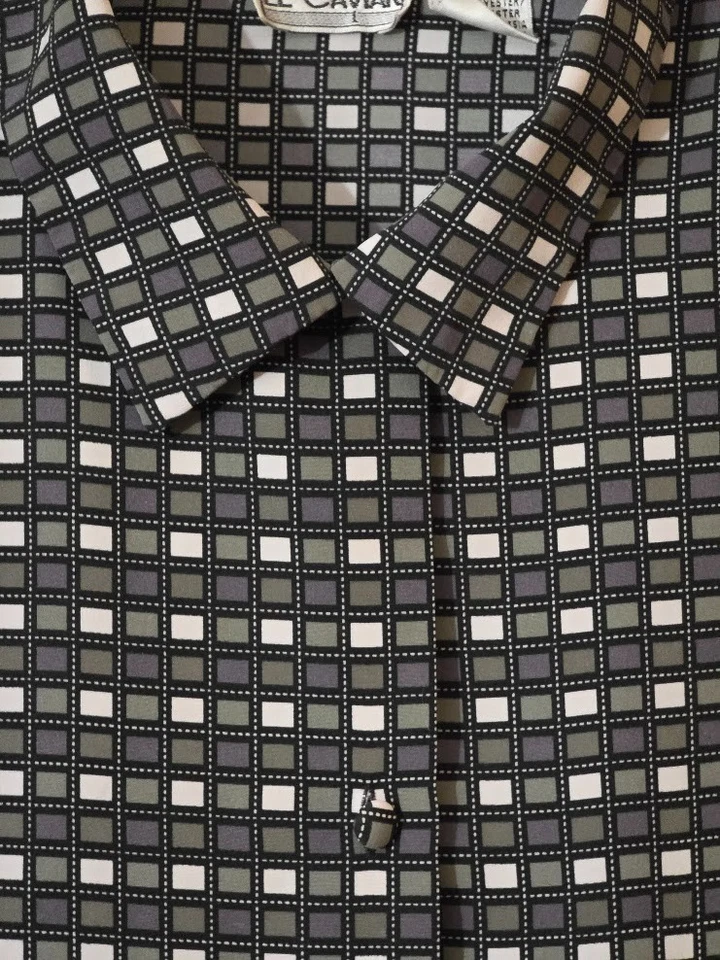 VINTAGE 90's LE CAVIAR Women's Patterned Button Up  100% Polyester Blouse XL - Image 1 of 4