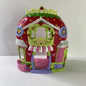 2010 Strawberry Shortcake Bitty Berry Market Doll House By Hasbro Y2K 00s - Picture 1 of 13