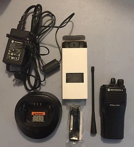 Motorola CP200 UHF Radio Refurbished 16 Ch 438-470 Mhz With New Accessories - Picture 1 of 4