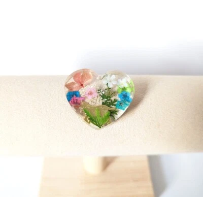 Handmade Real Pressed Flower Heart Resin Brooch Cat In The Garden Pin Badge Gift — 第 1/4 张图片