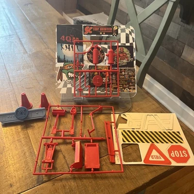 DE COLECCIÓN 1991 TYCO THE INCREÍBLE CRASH DUMMIES CENTRO DE PRUEBAS DE CHOQUE JUEGO PIEZAS LEER Foto 1 de 4