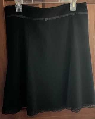 Falda acampanada para mujer Joe Benbasset negra con dobladillo recortado de encaje talla S Foto 1 de 4