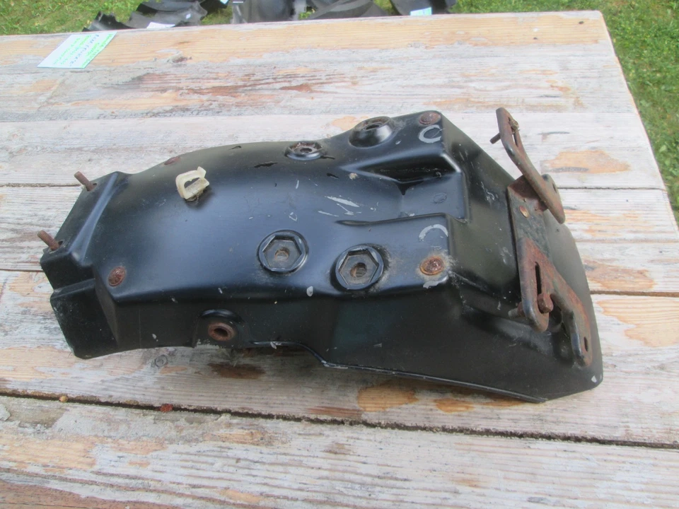 Guardabarros trasero Super Sport OEM 1979-1983 CB750F / 900F / 1100F A 80100-445-671ZA Foto 1 de 4