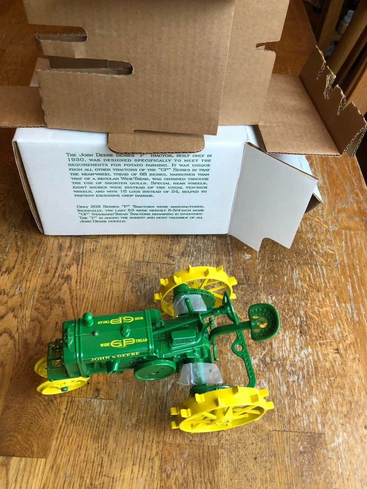 Juguete John Deere 1930 P edición especial para 2 cilindros Expo V en 1995 con caja exterior Foto 1 de 4