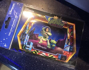 MAGNETIC PHOTO FRAME 10 x 15 cm MAGNET BUZZ LIGHTYEAR Disneyland Paris - Picture 1 of 2