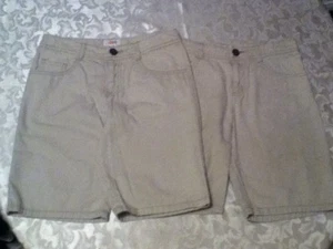 Lot of 2 Circo shorts Size 10/12 uniform khaki Girls - Picture 1 of 1