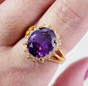 Anillo ovalado grande chapado en oro de 14K vintage amatista púrpura y circonita cúbica talla 7 hecho en Israel - Imagen 1 de 12