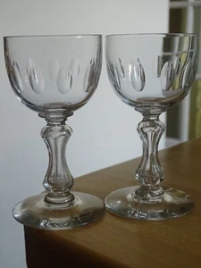 VAL ST LAMBERT 2 ANCIENS VERRES A APERITIF CRISTAL MODELE OLIVES OLIVIER 10,5 cm - Picture 1 of 8