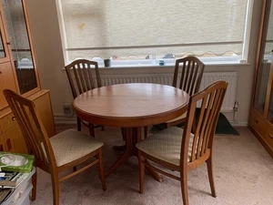 g plan dining table and 4 chairs - Picture 1 of 1