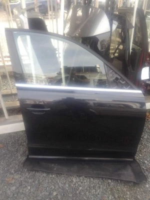 Used Front Right Door Assembly Front fits: 2012 Audi Q5 electric Front Right Gra - Image 1 of 4