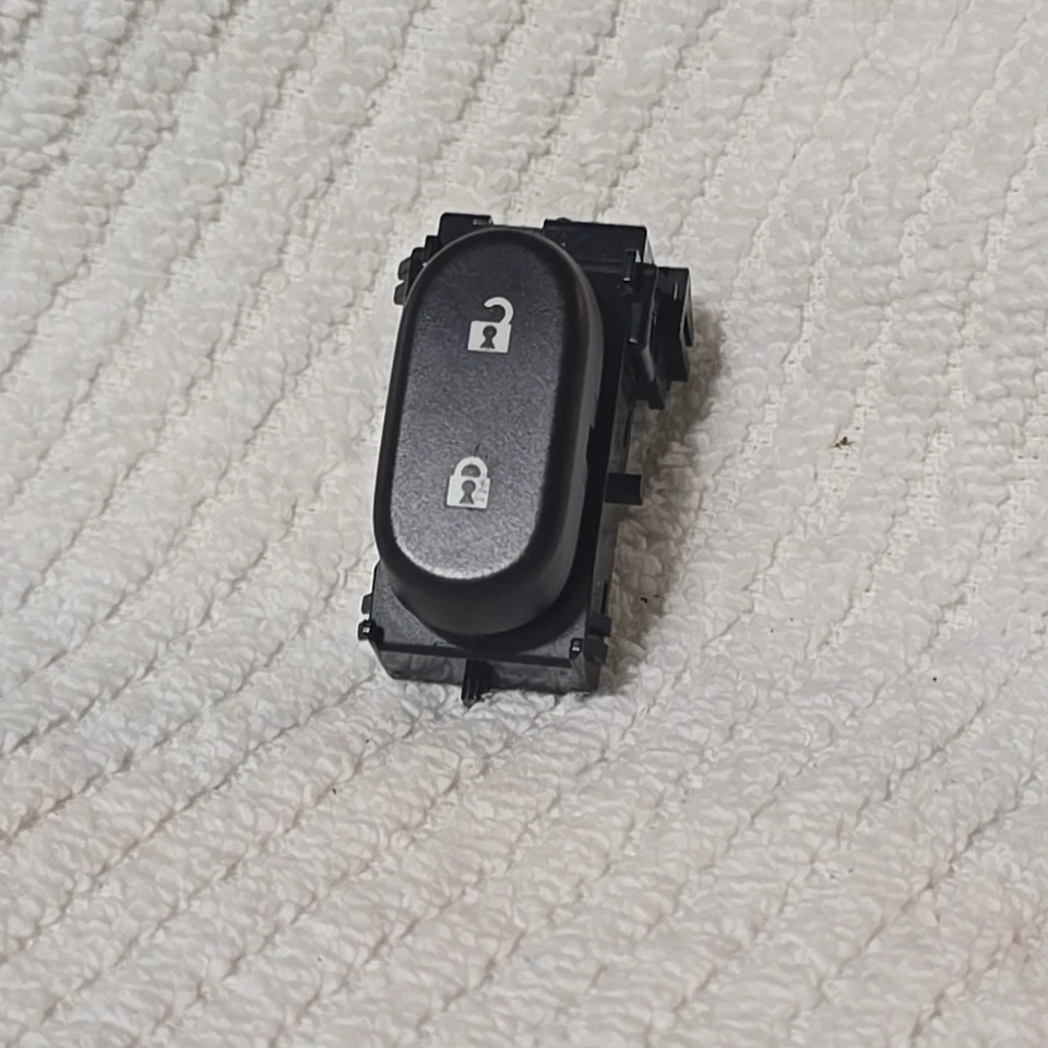 ⭐️ Interruptor desbloqueo bloqueo delantero izquierdo chevrolet impala 2006-2012 oem Foto 1 de 4