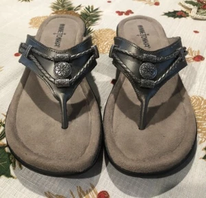 Minnetonka Sandals Womens 8 M Silverthorne Thong Gray Leather Toe-Post 5909041 - Picture 1 of 18