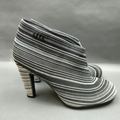 Botas de tornozelo femininas United Nude Fold Hi tamanho 9 40 preto branco listrado salto botinha - Imagem 1 de 4