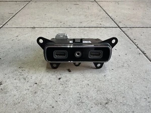 2018 - 2021 JEEP GRAND CHEROKEE CONNECTOR HUB SD USB AUX OEM AUXILIARY 68323663 - Picture 1 of 6