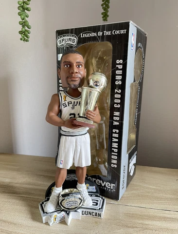 TIM DUNCAN San Antonio Spurs 2003 NBA Champions Ring Base Trophy Bobblehead NIB! Cover